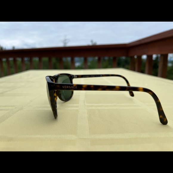 SOLD❌❌❌Versace Sunglasses❌❌❌SOLD - Picture 2 of 10